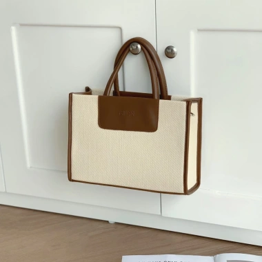Túi xách đeo vai nữ GILAN Elia bag size vừa iPad, sổ A5 - Giá ưu đãi 379k
