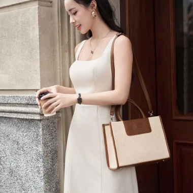 Túi xách đeo vai nữ GILAN Elia bag size vừa iPad, sổ A5 - Giá ưu đãi 379k