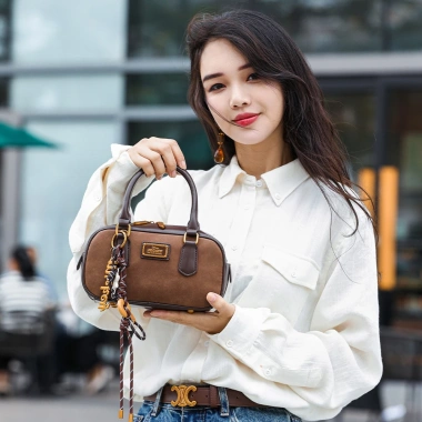 Túi xách Disney Mickey Retro - Túi đeo vai thời trang nữ, giảm 20% còn 785.991₫ 3