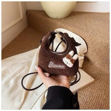 Túi Xách Lông Xù Thỏ Nơ Siêu Cute - Đeo Chéo Bông Mềm 59k (Nâu/Be/Hồng/Trắng) 5 Túi Xách Lông Xù Thỏ Nơ Siêu Cute - Đeo Chéo Bông Mềm 59k (Nâu/Be/Hồng/Trắng) 5
