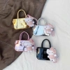 Túi xách mini bé gái dáng hộp da bóng kèm charm gấu, túi đeo chéo Tết 85k
