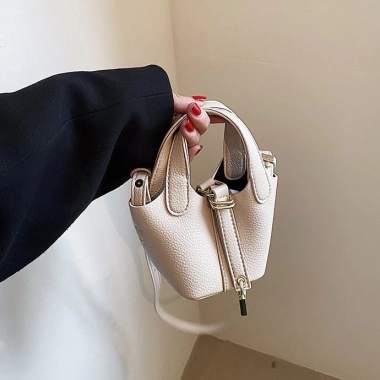 Túi xách mini nữ da trơn LK589 - Đeo chéo, cầm tay, hai quai, chỉ 89.900₫ 6 Túi xách mini nữ da trơn LK589 - Đeo chéo, cầm tay, hai quai, chỉ 89.900₫ 6