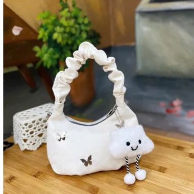 Túi xách nhúm da nhung chấm mây đeo chéo cầm tay dự tiệc Tết, giá 62.000₫ 10 Túi xách nhúm da nhung chấm mây đeo chéo cầm tay dự tiệc Tết, giá 62.000₫ 10