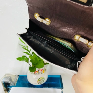 Túi xách nữ 3 ngăn khóa ngang chần chỉ – Đi chơi dễ phối đồ, chỉ 77.000₫ (giá gốc 100.100₫) 9