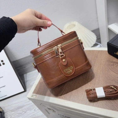 Túi xách nữ Báo Store - Túi cốp vuông da 2 khóa sang chảnh đi làm dự tiệc - 78.000đ 7 Túi xách nữ Báo Store - Túi cốp vuông da 2 khóa sang chảnh đi làm dự tiệc - 78.000đ 7