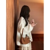 Túi xách nữ Chio2nd da bò - kèm charm bóng chày, kích thước 25x7.5x11cm, chỉ 625.000₫ 4
