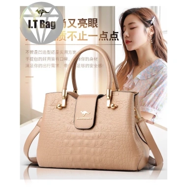 Túi xách nữ công sở cao cấp Freeship da Quảng Châu size 29cm sành điệu, 560.000₫ 3 Túi xách nữ công sở cao cấp Freeship da Quảng Châu size 29cm sành điệu, 560.000₫ 3