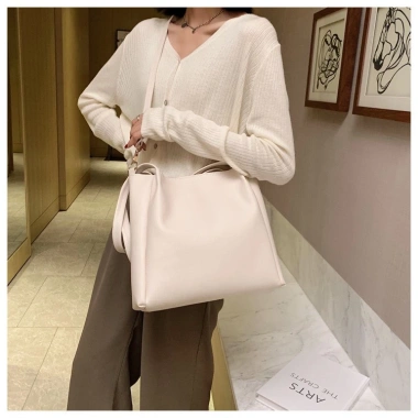 Túi xách nữ công sở da cao cấp đeo chéo kẹp nách, tote thời trang, giá chỉ 63.000 VND 6