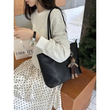 Túi xách nữ công sở thời trang, đựng A4, tote cao, tặng móc khóa M494 – chỉ 83.900₫ 4 Túi xách nữ công sở thời trang, đựng A4, tote cao, tặng móc khóa M494 – chỉ 83.900₫ 4