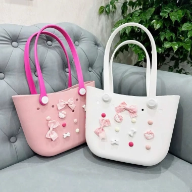 Túi Xách Nữ Cute Kèm Charm Nhẹ Chống Nước - Phù Hợp Đi Biển, Dạo Phố, Cafe, Chụp Ảnh - Giá 139k (Giảm từ 179k)