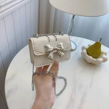 Túi Xách Nữ Da Bóng Đính Nơ Size 14 Quai Xích - Giá ưu đãi 109.650₫, phù hợp đi tiệc, cafe, Tết 7