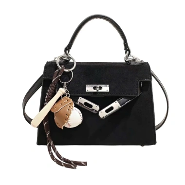 Túi xách nữ da lộn đeo chéo, kèm charm thời trang - Giá 119.000 VND
