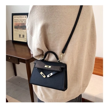 Túi xách nữ da PU BASIC đeo chéo BAG STORY TX-108 cao cấp, thời trang, chỉ 209.000₫ 3 Túi xách nữ da PU BASIC đeo chéo BAG STORY TX-108 cao cấp, thời trang, chỉ 209.000₫ 3