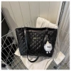 Túi xách nữ da PU bóng TXN333 - Tote công sở thêu ô trám, đựng laptop, phù hợp đi học đi làm, giá ưu đãi 71.000₫ 5