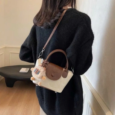 Túi Xách Nữ Da PU Cao Cấp Charm Gấu Bông Tay Nắp Gập Thời Trang DK017 Giá 74.900₫