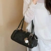 Túi xách nữ da PU thời trang Hàn Quốc size 26, đeo vai, kèm charm dễ thương - chỉ 279k 8