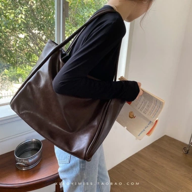 Túi xách nữ da trơn mịn, tote công sở đa năng đựng A4 & laptop, đi học, đi chơi - 89.000đ 4 Túi xách nữ da trơn mịn, tote công sở đa năng đựng A4 & laptop, đi học, đi chơi - 89.000đ 4