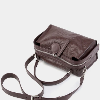 Túi Xách Nữ Đeo Chéo Boston Họa Tiết Dập Nhăn Size 24 - Cá Tính, Giá 1.099.000₫