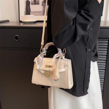 Túi Xách Nữ Đeo Chéo Da PU Vân Cá Sấu Mix Khăn Sang Chảnh MIQI BAG TX-103 - Giá 219k 4