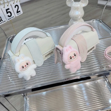 Túi xách nữ đeo chéo jac da nhung size 20, pha màu, kèm gấu Labubu đáng yêu - 115k 5