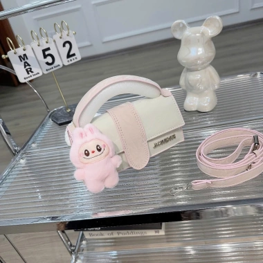 Túi xách nữ đeo chéo jac da nhung size 20, pha màu, kèm gấu Labubu đáng yêu - 115k 10