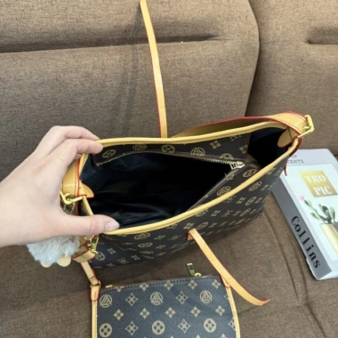Túi xách nữ đeo vai, chéo họa tiết hoa nâu 2 size kèm ví HTM130 - 109.000₫