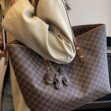 Túi xách nữ đeo vai da A4, khoá laptop – Mia tote bag thời trang công sở 180k