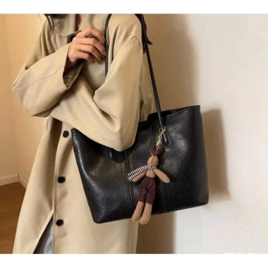 Túi Xách Nữ Đeo Vai Da PU Phong Cách Hàn Quốc Tote Công Sở kèm Móc Gấu - 88.999₫ 7