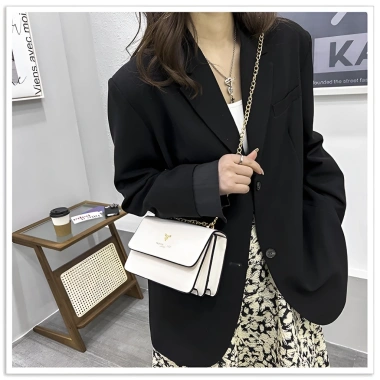 Túi xách nữ GIZEN TX03 đẹp, dáng vuông đa ngăn, đeo chéo vai thời trang công sở trẻ trung chỉ 208.999 VND
