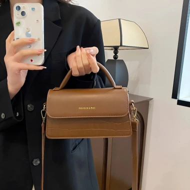 Túi xách nữ GIZEN TX15 đeo chéo da PU, thiết kế đơn giản, giá ưu đãi 209.000₫