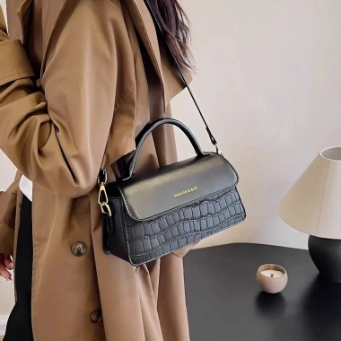 Túi xách nữ GIZEN TX15 đeo chéo da PU, thiết kế đơn giản, giá ưu đãi 209.000₫