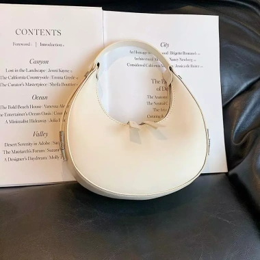 Túi Xách Nữ HalfMoon OSOI Sang Chảnh Thanh Lịch - Đi Tiệc, Chơi, Làm - Giá 639.000₫ 5