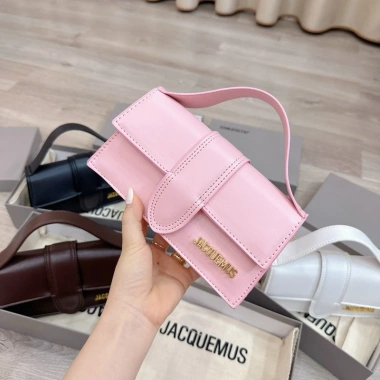 Túi xách nữ JAC da lì đeo chéo size 20, vừa điện thoại, hottrend sang chảnh 2.025 - Giá chỉ 55.000₫ 3 Túi xách nữ JAC da lì đeo chéo size 20, vừa điện thoại, hottrend sang chảnh 2.025 - Giá chỉ 55.000₫ 3