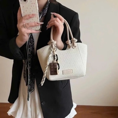 Túi xách nữ JUMALY TDC267 – Đeo chéo, vai, dáng làn trẻ, kèm charm, chỉ 115k 5