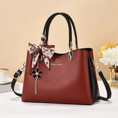 Túi xách nữ mẹ trung niên - Dây đeo chéo, vai, khăn lụa sang trọng, size 28cm, 315.000₫