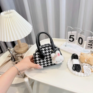 Túi xách nữ mini vintage Hàn Quốc DK460, dáng vòm caro lông xù, kèm charm gấu