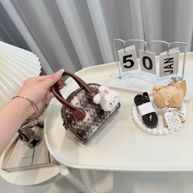 Túi xách nữ mini vintage Hàn Quốc DK460, dáng vòm caro lông xù, kèm charm gấu