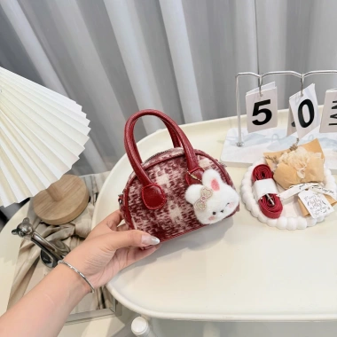 Túi xách nữ mini vintage Hàn Quốc DK460, dáng vòm caro lông xù, kèm charm gấu 10 Túi xách nữ mini vintage Hàn Quốc DK460, dáng vòm caro lông xù, kèm charm gấu 10