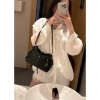 Túi xách nữ size 22-25 trần trám, da mềm, thiết kế tui hộp hai bên, đeo vai sang chảnh, giá 160k 2