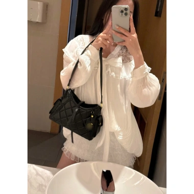 Túi xách nữ size 22-25 trần trám, da mềm, thiết kế tui hộp hai bên, đeo vai sang chảnh, giá 160k 2