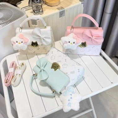 Túi Xách Nữ TL Hộp Đế Cứng Đính Nơ Kitty và Cow Size 20 - Siêu Dễ Thương, Thích Hợp Tiệc và Đi Chơi 4 Túi Xách Nữ TL Hộp Đế Cứng Đính Nơ Kitty và Cow Size 20 - Siêu Dễ Thương, Thích Hợp Tiệc và Đi Chơi 4