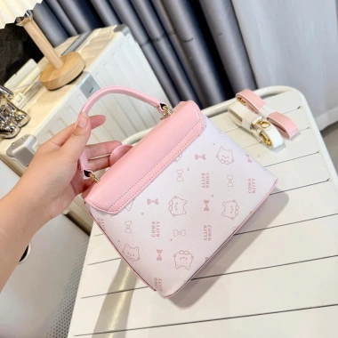 Túi Xách Nữ TL Hộp Đế Cứng Đính Nơ Kitty và Cow Size 20 - Siêu Dễ Thương, Thích Hợp Tiệc và Đi Chơi 8 Túi Xách Nữ TL Hộp Đế Cứng Đính Nơ Kitty và Cow Size 20 - Siêu Dễ Thương, Thích Hợp Tiệc và Đi Chơi 8