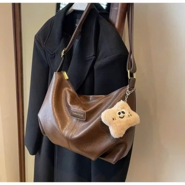Túi xách nữ tote da mềm lớn 35, đeo chéo vai thời trang, tặng móc gấu, 49k 3 Túi xách nữ tote da mềm lớn 35, đeo chéo vai thời trang, tặng móc gấu, 49k 3
