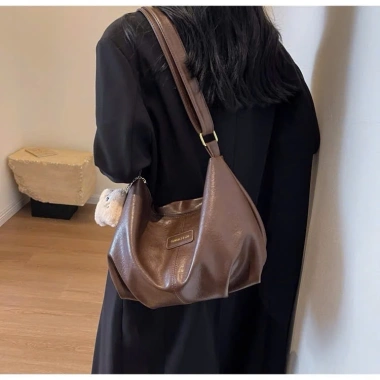 Túi xách nữ tote da mềm lớn 35, đeo chéo vai thời trang, tặng móc gấu, 49k
