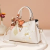 Túi xách nữ trung niên thêu bông sen 28cm - Quà tặng mẹ giá ưu đãi 389.000 VND 4