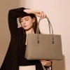 Túi Xách Tay Nữ Tote Da Công Sở Size 35 Đựng Laptop A4 - LADYSAM LDS2.305 1.115.000₫ 3