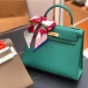 Túi xách tay size 25 fullbox - tặng khăn và móc treo, giảm còn 890.000₫
