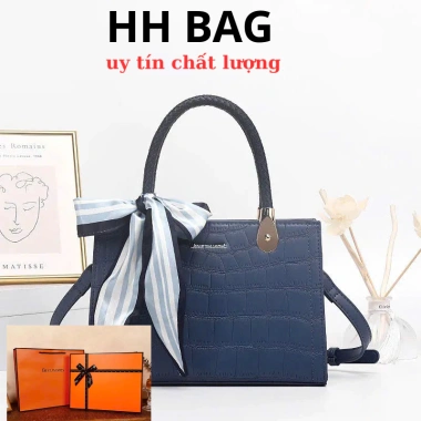 Túi xách tay trung niên nữ sang trọng - Quà tặng mẹ, bạn bè, người thân - Giá ưu đãi 285,000₫ 7 Túi xách tay trung niên nữ sang trọng - Quà tặng mẹ, bạn bè, người thân - Giá ưu đãi 285,000₫ 7