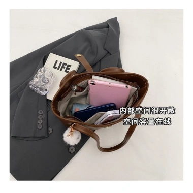 Túi xách tote nữ da PU cao cấp, hai quai basic, kèm charm gấu – Giá chỉ 169k 7