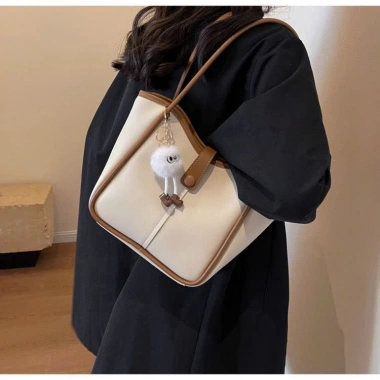 Túi xách tote nữ da PU cao cấp, hai quai basic, kèm charm gấu – Giá chỉ 169k 10